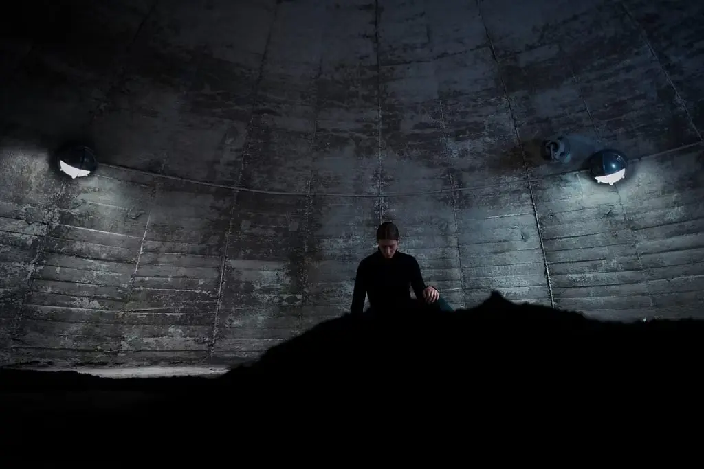 ENTANGLED er en multisensorisk og multiorganisk installation