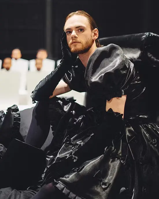 Rose Rose Rose en afgangsforestilling på Den Danske Scenekunstskole